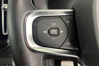 Volvo XC40 1.5 T3 [163] R DESIGN 5dr Geartronic