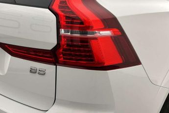 Volvo XC60 2.0 B5P [250] Momentum 5dr Geartronic