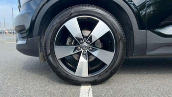 Volvo XC40 1.5 T3 [163] Momentum 5dr