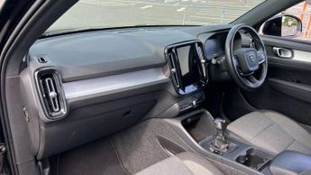 Volvo XC40 1.5 T3 [163] Momentum 5dr