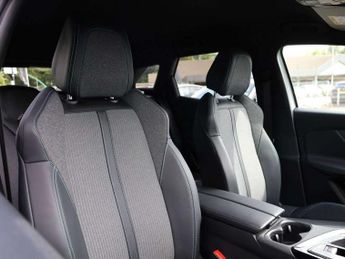 Peugeot 3008 1.2 Hybrid 136 Allure Premium+ 5dr e-DSC6