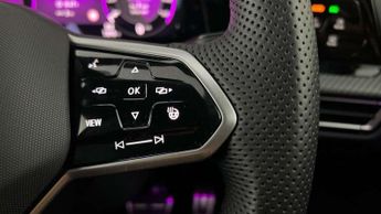 Volkswagen Golf 2.0 TDI 150 R-Line 5dr DSG