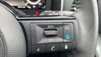 Nissan Qashqai 1.3 DiG-T MH N-Connecta 5dr