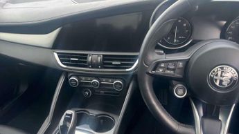 Alfa Romeo Giulia 2.0 TB 280 Veloce [Perform brake] 4dr Auto [DAP+]