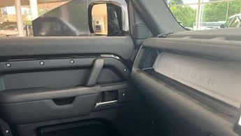 Land Rover Defender 3.0 D250 Hard Top S Auto