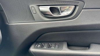 Volvo XC60 2.0 T5 [250] Momentum 5dr AWD Geartronic