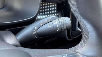 Volvo XC40 Recharge 1.5 T4 Recharge PHEV R DESIGN 5dr Auto