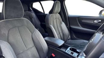 Volvo XC40 Recharge 1.5 T4 Recharge PHEV R DESIGN 5dr Auto