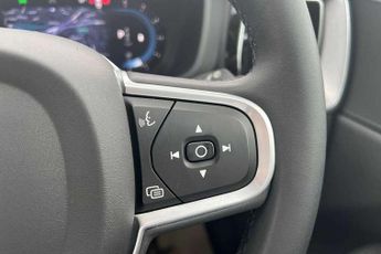 Volvo XC60 2.0 B4D Momentum 5dr AWD Geartronic