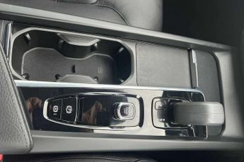 Volvo XC60 2.0 B4D Momentum 5dr AWD Geartronic