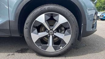Volvo XC40 2.0 B4P Ultimate Dark 5dr Auto