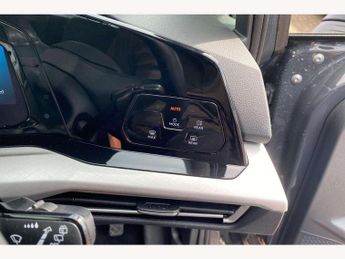 Volkswagen Golf 1.5 TSI Life 5dr
