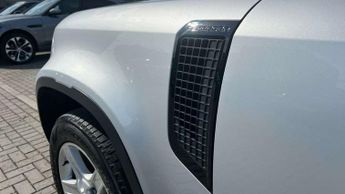 Land Rover Defender 3.0 D300 SE 110 5dr Auto [7 Seat]