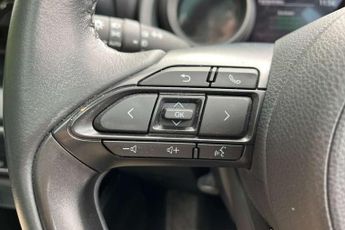 Toyota Yaris 1.5 Hybrid Design 5dr CVT