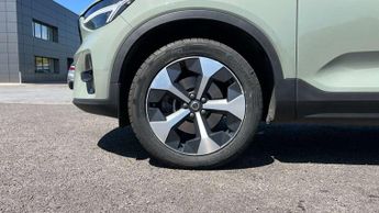 Volvo XC40 2.0 B4P Ultimate Dark 5dr Auto