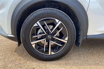 Nissan Juke 1.0 DiG-T N-Connecta 5dr DCT
