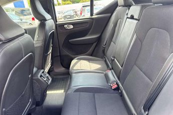 Volvo XC40 1.5 T3 [163] Momentum 5dr