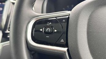 Volvo XC90 2.0 B5P [250] Ultra Dark 5dr AWD Geartronic