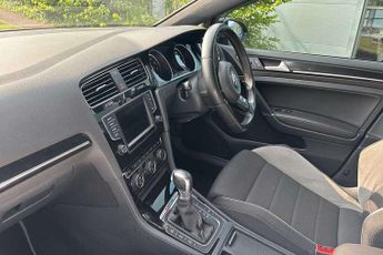 Volkswagen Golf R 2.0 TSI R 5dr DSG