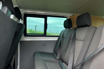 Volkswagen Transporter 2.0 TDI 150 Highline Kombi Van DSG