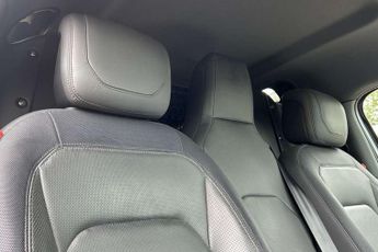 Land Rover Defender 3.0 D300 Hard Top X-Dynamic HSE Auto [3 Seat]