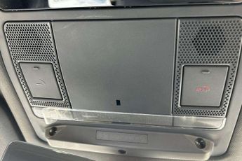 Land Rover Defender 3.0 D300 Hard Top X-Dynamic HSE Auto [3 Seat]