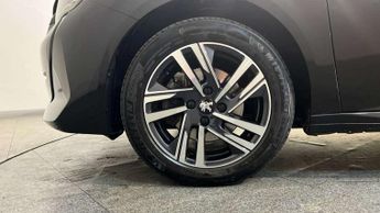 Peugeot 208 1.2 PureTech 100 Allure Premium + 5dr EAT8