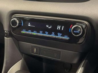 Toyota Yaris 1.5 Hybrid Icon 5dr CVT