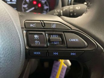 Toyota Yaris 1.5 Hybrid Icon 5dr CVT