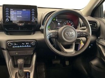 Toyota Yaris 1.5 Hybrid Icon 5dr CVT