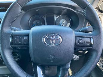Toyota Hilux Invincible X D/Cab Pick Up 2.8 D-4D Auto