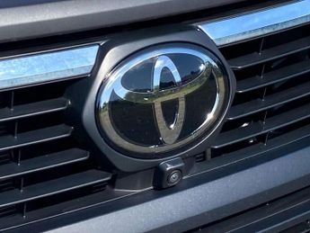 Toyota Hilux Invincible X D/Cab Pick Up 2.8 D-4D Auto