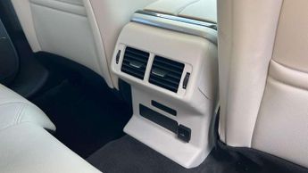 Land Rover Range Rover Velar 3.0 D300 MHEV R-Dynamic SE 5dr Auto