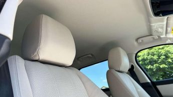 Land Rover Range Rover Velar 3.0 D300 MHEV R-Dynamic SE 5dr Auto