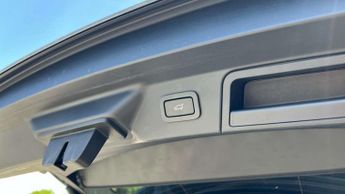 Land Rover Range Rover Velar 3.0 D300 MHEV R-Dynamic SE 5dr Auto