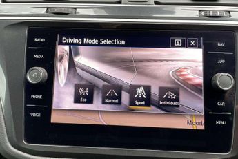 Volkswagen Tiguan 2.0 TSi 230 4Motion SEL 5dr DSG