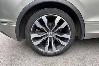 Volkswagen Tiguan 2.0 TSi 230 4Motion SEL 5dr DSG
