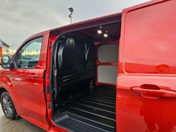 Ford Transit Custom 2.5 PHEV 232ps H1 Van Limited Auto