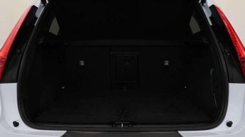 Volvo XC40 2.0 B3P Plus Dark 5dr Auto