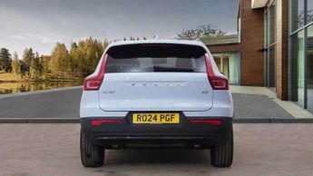 Volvo XC40 2.0 B3P Plus Dark 5dr Auto