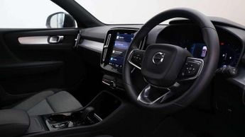 Volvo XC40 2.0 B3P Plus Dark 5dr Auto