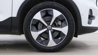 Volvo XC40 2.0 B3P Plus Dark 5dr Auto