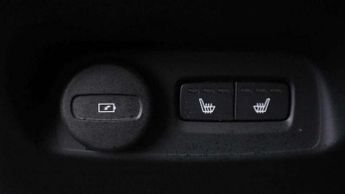 Volvo XC40 2.0 B3P Plus Dark 5dr Auto