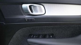 Volvo XC40 2.0 B3P Plus Dark 5dr Auto