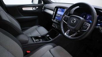Volvo XC40 2.0 B3P Plus Dark 5dr Auto