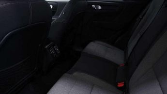 Volvo XC40 2.0 B3P Plus Dark 5dr Auto