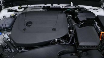 Volvo XC40 2.0 B3P Plus Dark 5dr Auto