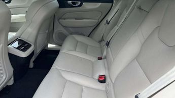 Volvo XC60 2.0 B4D Plus Dark 5dr AWD Geartronic