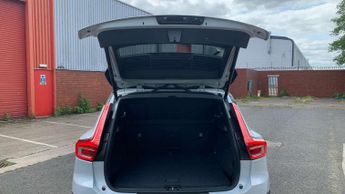 Volvo XC40 2.0 B4P R DESIGN 5dr Auto