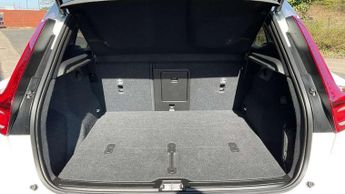 Volvo XC40 2.0 B3P Plus Dark 5dr Auto